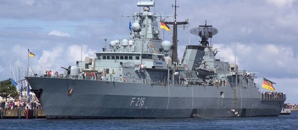 Almanya donanması Schleswig-Holstein (F 216) firkateyni - Sputnik Türkiye