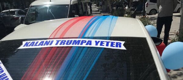 Oğlunun sünnet arabasında 'Kalanı Trump'a yeter' yazdı: Türklerle oyun oynanmaz - Sputnik Türkiye