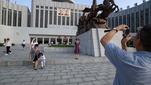 Kuzey Kore, Japon turisti serbest bıraktı - Sputnik Türkiye