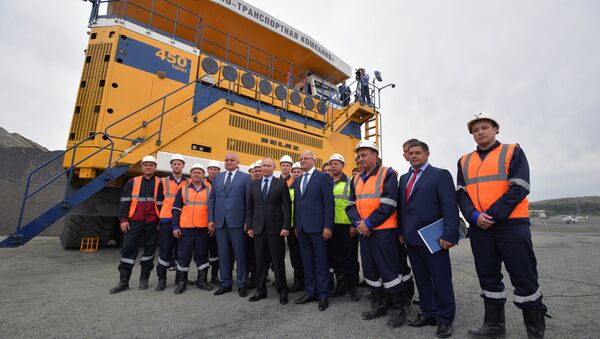 Rusya Devlet Başkanı Vladimir Putin, Kemerovo bölgesindeki bir kömür madenini ziyaret etti - Sputnik Türkiye