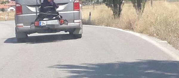 Çankırı'da aracın arkasına bağlanan kadın - Sputnik Türkiye