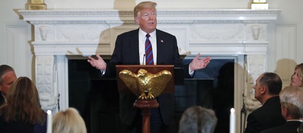 ABD Başkanı Donald Trump, Beyaz Saray'da Evanjelik liderleri ağırladı ABD Başkanı Donald Trump, Beyaz Saray'da Evanjelik liderleri ağırladı - Sputnik Türkiye