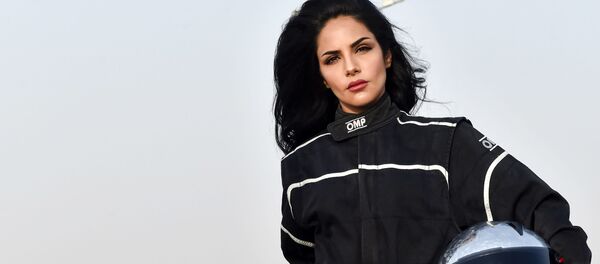 Suudi Arabistan'lı kadın otomobil yarışçısı - Sputnik Türkiye