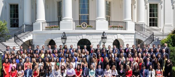 ABD Başkanı Donald Trump ile stajyerler - Sputnik Türkiye