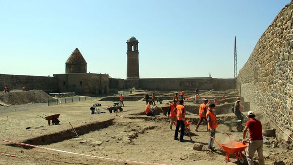 Tarihi Erzurum Kalesi'nde 150 yıllık patlamamış fünyeler bulundu - Sputnik Türkiye