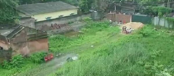 Hindistan'da bir inşaatın temel kazısında 14 bebek cesedi bulundu - Sputnik Türkiye