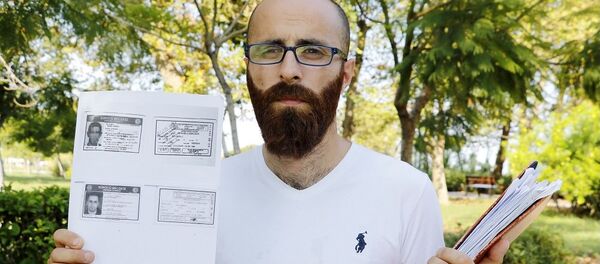 Ehliyeti kopyalandı, haciz geldi: Arayıp 'Hayatında hiç değişiklik oluyor mu?' diye soruyor, bu nasıl dolandırıcılık - Sputnik Türkiye