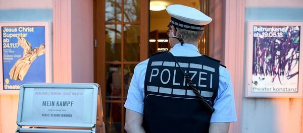 Nazi selamı veren iki Alman polis açığa alındı - Sputnik Türkiye