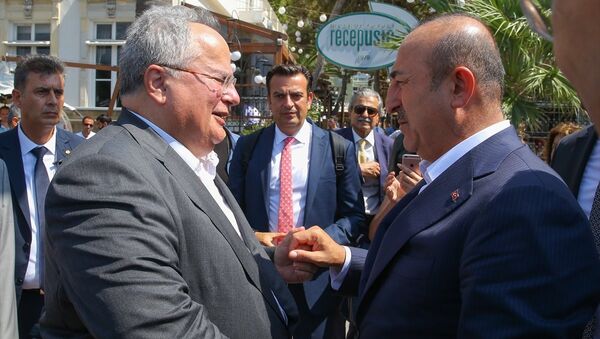 Mevlüt Çavuşoğlu ile Yunan mevkidaşı Nikos Kocyas - Sputnik Türkiye