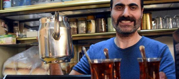 25 yıldır çay ocağı işletiyor ama hiç çay içmiyor - Sputnik Türkiye