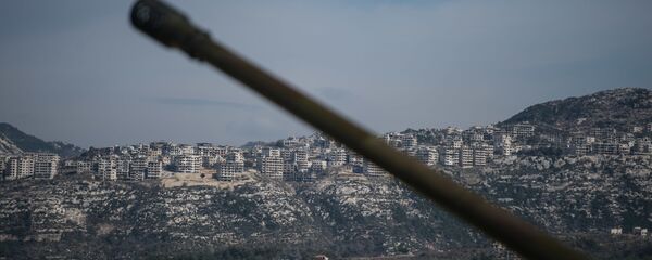 İdlib'de Suriye ordusuna ait bir top - Sputnik Türkiye