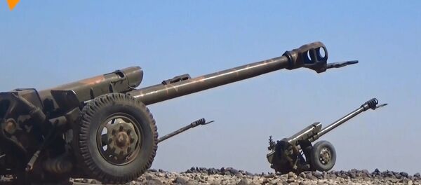 Suriye topçu birlikleri ülkenin güneyinde IŞİD’i bitiriyor - Sputnik Türkiye