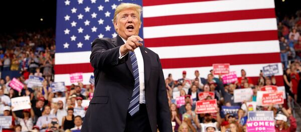 Trump, Kasım 2018 ara seçimleri için düzenlediği mitinglerin Montana ayağında - Sputnik Türkiye