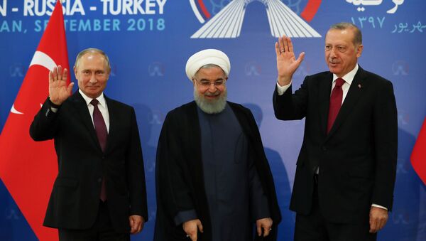 Rusya Devlet Başkanı Vladimir Putin, Türkiye Cumhurbaşkanı Recep Tayyip Erdoğan ve İran Cumhurbaşkanı Hasan Ruhani - Sputnik Türkiye
