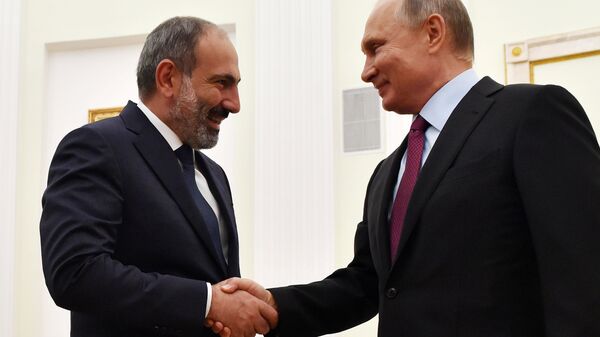 Ermenistan Başbakanı Nikol Paşinyan ve Rusya Devlet Başkanı Vladimir Putin - Sputnik Türkiye