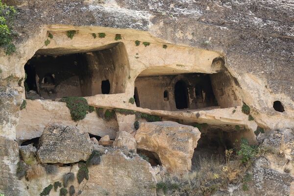 Gizemli yapısı ile tarihi fısıldayan 7 katlı dubleks mağaralar: Hasuni - Sputnik Türkiye