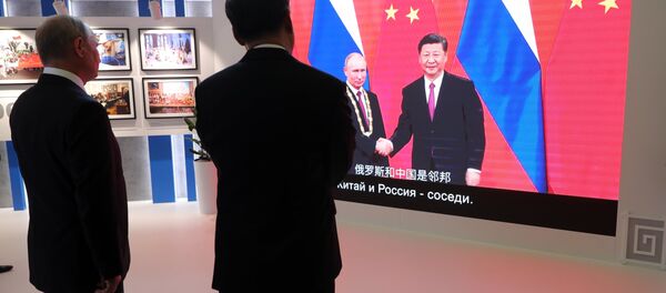 Çin Devlet Başkanı Şi Cinping ile Rusya Devlet Başkanı Vladimir Putin - Sputnik Türkiye