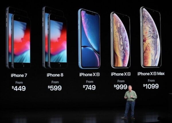 iPhone'un yeni ürünlerinin fiyatları belli olurken, Türkiye'deki eski ürünlere ise zam geldi. - Sputnik Türkiye