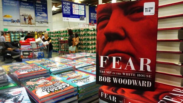 Veteran journalist Bob Woodward's latest book Fear: Trump in the White House is displayed for sale upon releaase at a Costco store in Alhambra, California on September 11, 2018 - Sputnik Türkiye