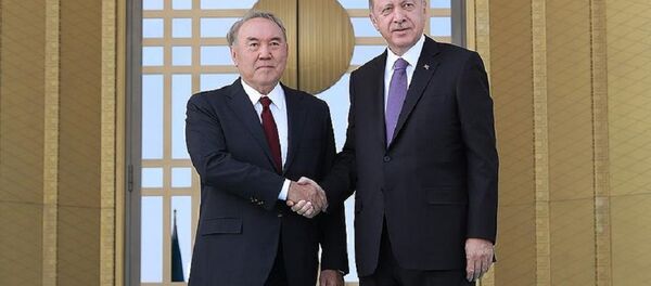 Cumhurbaşkanı Erdoğan, Kazakistan Devlet Başkanı Nazarbayev'i resmi törenle karşıladı - Sputnik Türkiye