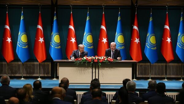 Türkiye Cumhurbaşkanı Recep Tayyip Erdoğan ile Kazakistan Devlet Başkanı Nursultan Nazarbayev - Sputnik Türkiye