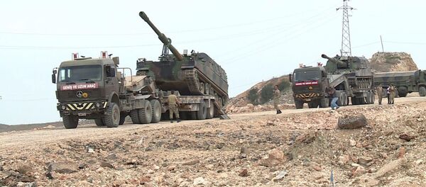 TSK, sınıra askeri sevkiyat yapmaya devam ediyor - Sputnik Türkiye