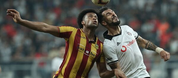 Beşiktaş 10 kişi kaldığı maçı kazandı - Sputnik Türkiye