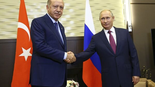 Rusya Devlet Başkanı Vladimir Putin ile Türkiye Cumhurbaşkanı Recep Tayyip Erdoğan Soçi'de  - Sputnik Türkiye