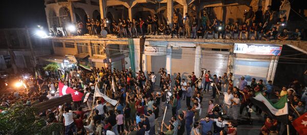 İdlib'de gösteri yapan Suriyeli muhalifler - Sputnik Türkiye