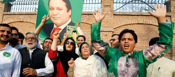 Eski Pakistan Başbakanı Navaz Şerif destekçileri - Sputnik Türkiye