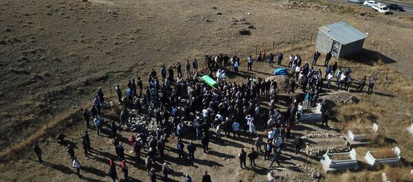 Sedanur Güzel'in cenazesi toprağa verildi Sedanur Güzel'in cenazesi toprağa verildi - Sputnik Türkiye