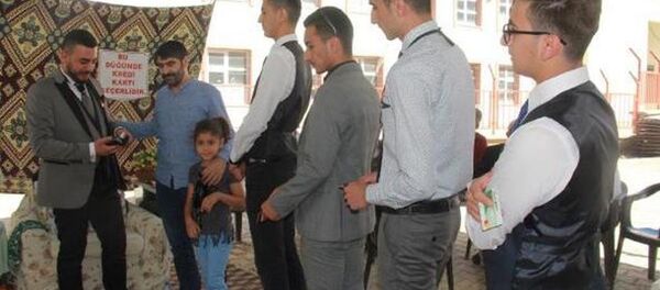 Düğünde takı için POS cihazı kullandılar - Sputnik Türkiye