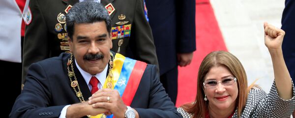 Nicolas Maduro-Cilia Flores - Sputnik Türkiye