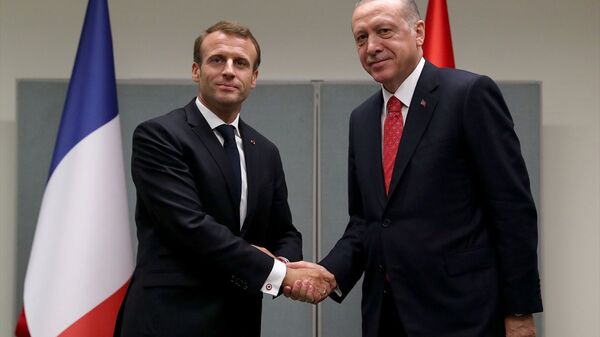 Cumhurbaşkanı Recep Tayyip Erdoğan, Fransa Cumhurbaşkanı Emmanuel Macron - Sputnik Türkiye