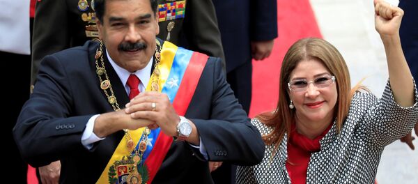 Venezüella Devlet Başkanı Nicolas Maduro ve eşi Cilia Flores - Sputnik Türkiye
