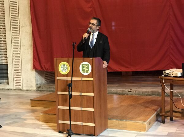  İstanbul Üniversitesi Edebiyat Fakültesi Dekanı Prof. Dr. Hayati Develi  - Sputnik Türkiye