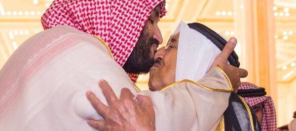 Suudi Arabistan Veliahtı Prens Muhammed bin Selman ile Kuveyt Emiri Şeyh Sabah el-Ahmed el-Cabir es-Sabah - Sputnik Türkiye