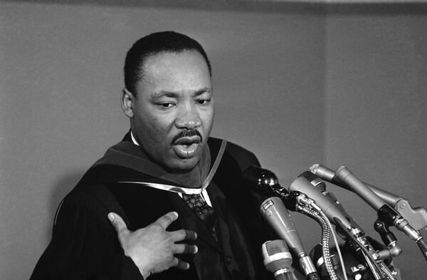 Dr. Martin Luther King during news conference following a Howard University address during the university’s charter day observance in Washington on March 2, 1965 - Sputnik Türkiye