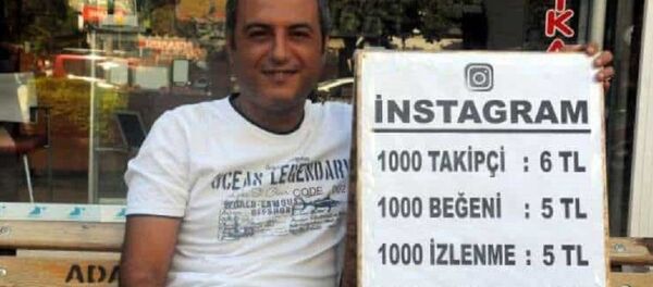 Adana'da bir girişimci sokakta takipçi ve beğeni satıyor - Sputnik Türkiye