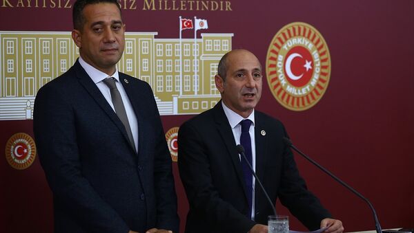 Ali Öztunç (sağda) - Ali Mahir Başarır - Sputnik Türkiye