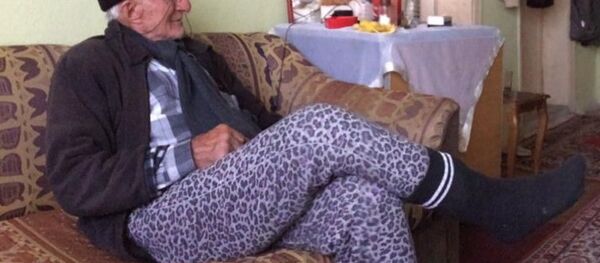 Yangında kedisini kurtaran Mustafa Çetin Duran - Sputnik Türkiye