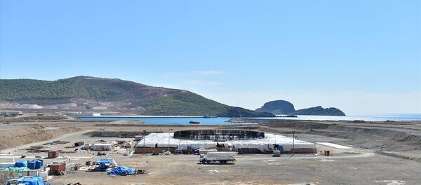 Türkiye'nin ilk nükleer güç santrali projesi olan ve yapımına devam edilen Mersin'deki Akkuyu Nükleer Güç Santrali (NGS), Açık Kapı etkinliği kapsamında ilk kez vatandaşların ziyaretine açıldı. - Sputnik Türkiye