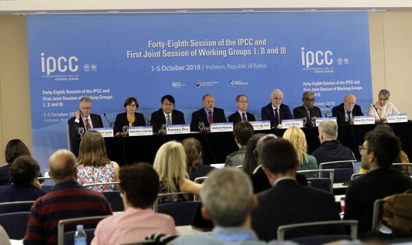 IPCC raporu Güney Kore'nin Incheon kentinde bilim insanları tarafından açıklandı - Sputnik Türkiye
