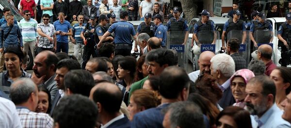 Diyarbakır’da HDP’den gözaltı protestosu - Sputnik Türkiye