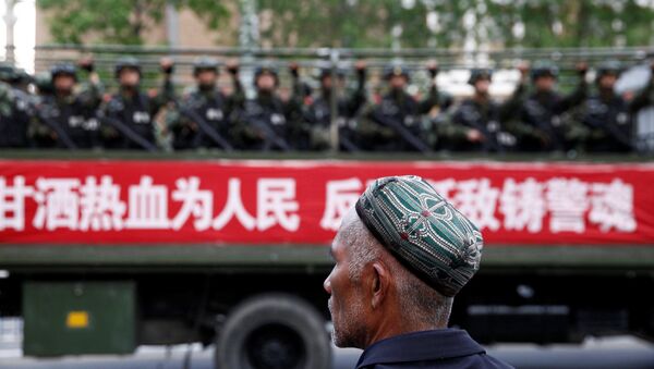 Sincan Uygur Özerk Bölgesi'ndeki Çin askerleri - Sputnik Türkiye