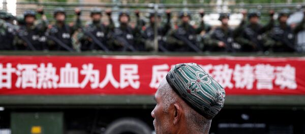Sincan Uygur Özerk Bölgesi'ndeki Çin askerleri - Sputnik Türkiye