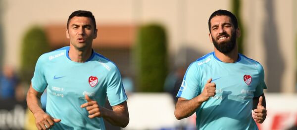 Arda Turan - Burak Yılmaz - Sputnik Türkiye