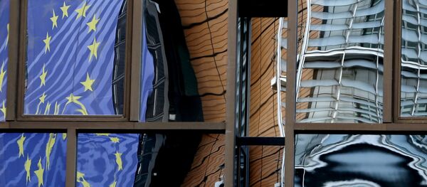 Brüksel'deki AB Konseyi binasının camlarına Avrupa Komisyonu binasının aksi vurunca - Sputnik Türkiye