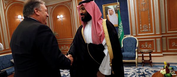 Kaşıkçı vakası yüzünden Riyad'a giden Pompeo'yu Suudi Veliaht Prensi Muhammed bin Selman da kabul etti. Kaşıkçı vakası yüzünden Riyad'a giden Pompeo'yu Suudi Veliaht Prensi Muhammed bin Selman da kabul etti. - Sputnik Türkiye