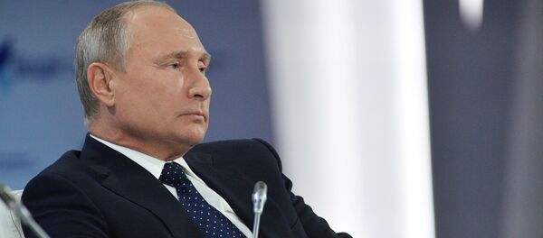 Soçi'de düzenlenen 2018 yılının Valday Tartışma Kulübü'nde konuşan Rusya Devlet Başkanı Vladimir Putin, bir dizi küresel meseleye değindi. - Sputnik Türkiye